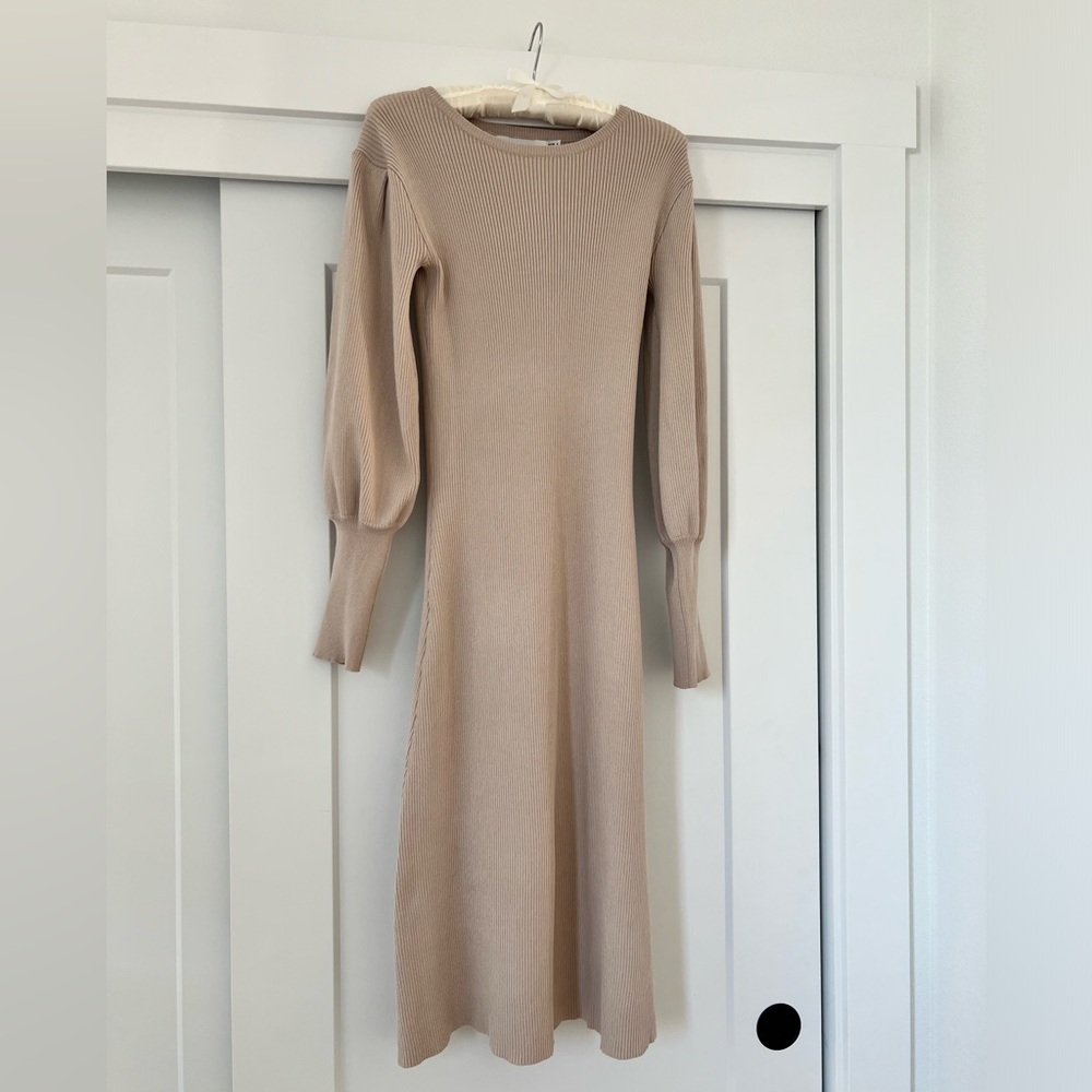Whyte valentyne ribbed knit cuff long sleeve midi dress